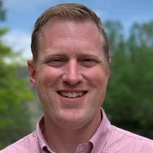 Dr. Peter Aaen